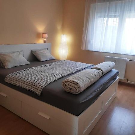 Koelcsey Apartman Apartment Szekszárd Exterior photo