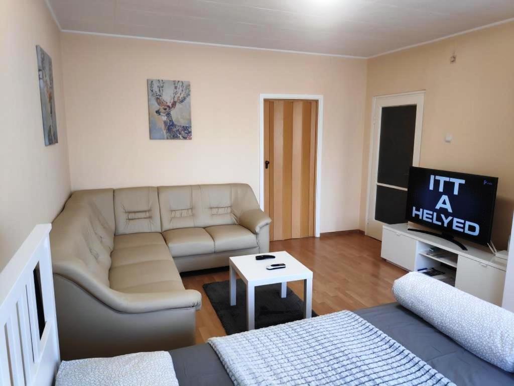 Koelcsey Apartman Apartment Szekszárd Exterior photo